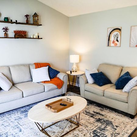 Urban Cottage: Homey & Convenient Huntington Εξωτερικό φωτογραφία