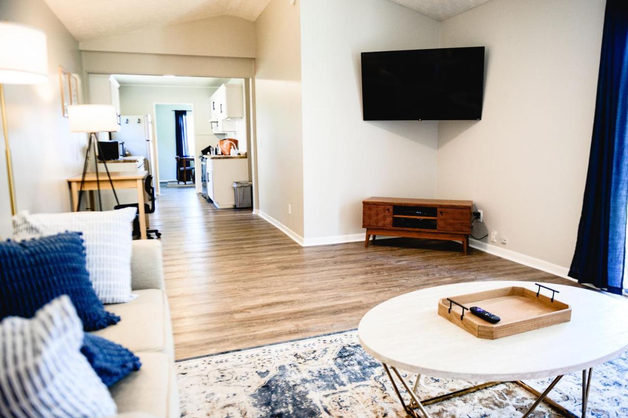 Urban Cottage: Homey & Convenient Huntington Εξωτερικό φωτογραφία