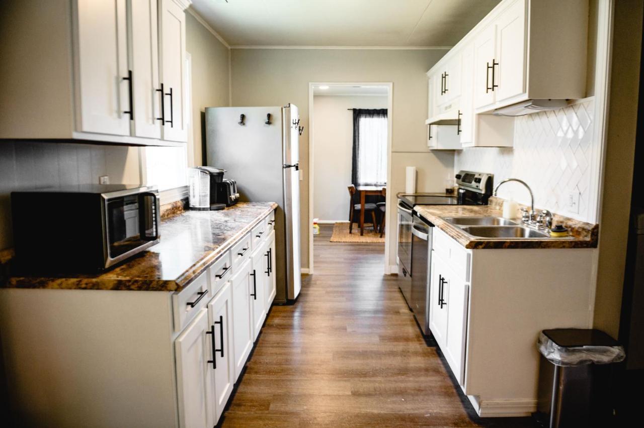 Urban Cottage: Homey & Convenient Huntington Εξωτερικό φωτογραφία