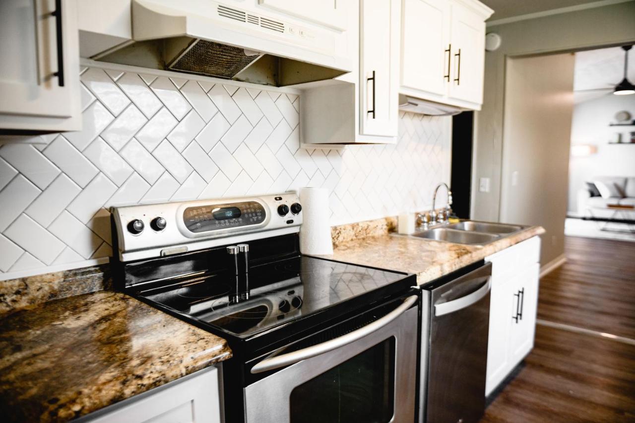 Urban Cottage: Homey & Convenient Huntington Εξωτερικό φωτογραφία